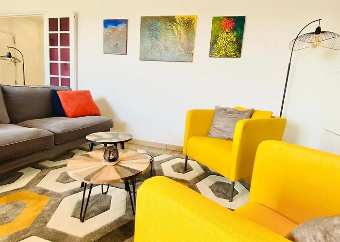 Yellow Proche De La Gare De Apartment