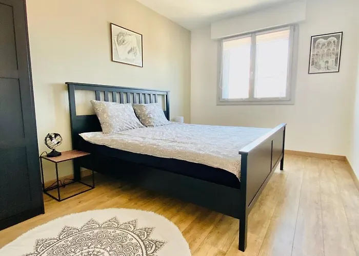 Apartment Yellow Proche De La Gare De Perpignan