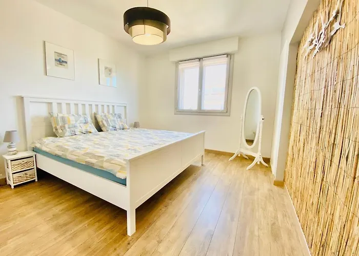 Yellow Proche De La Gare De Apartment *